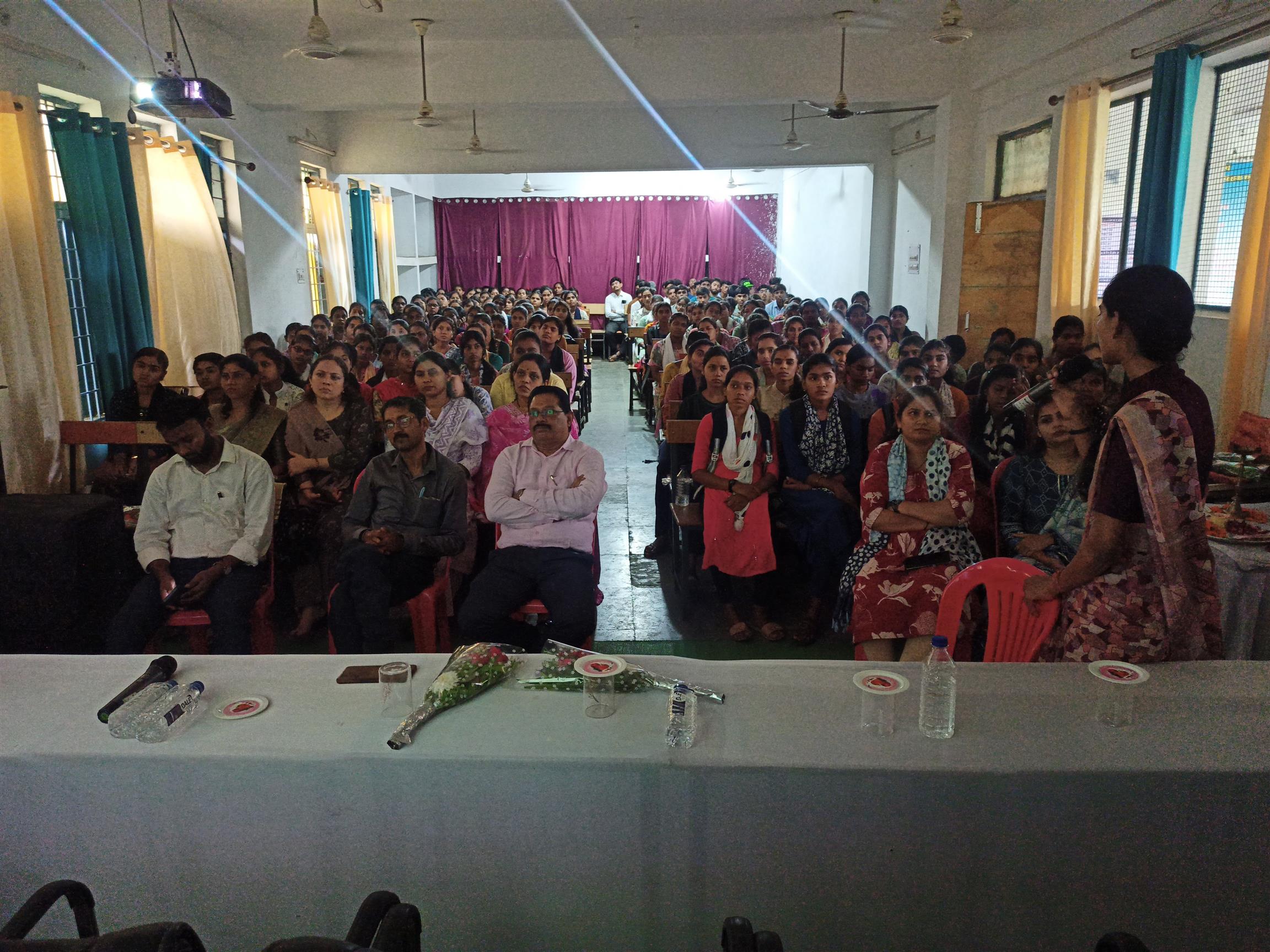 Govt. Rani Durgawati College WadrafNagar - दीक्षारंभ समारोह 