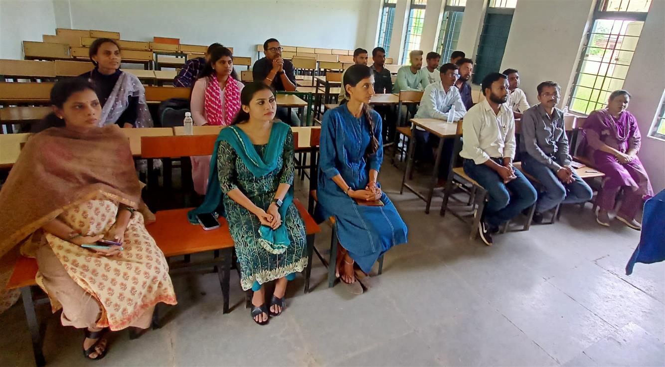 Govt. Rani Durgawati College WadrafNagar - ALUMNI MEET